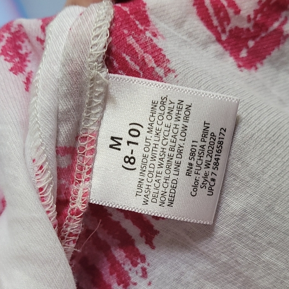 🍂3/$10 White Stag Lightweight White Cotton Blouse w/ Fuschia Feather/Leaf Print - Picture 10 of 11